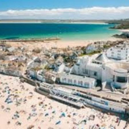 St Ives Apartment Private Parking With Garden 10 Minute Walk Into Town And Beach Bagian luar foto