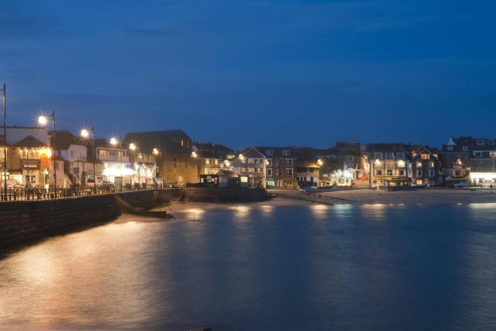 St Ives Apartment Private Parking With Garden 10 Minute Walk Into Town And Beach Bagian luar foto