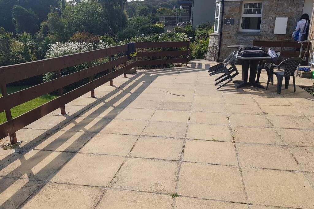 St Ives Apartment Private Parking With Garden 10 Minute Walk Into Town And Beach Bagian luar foto