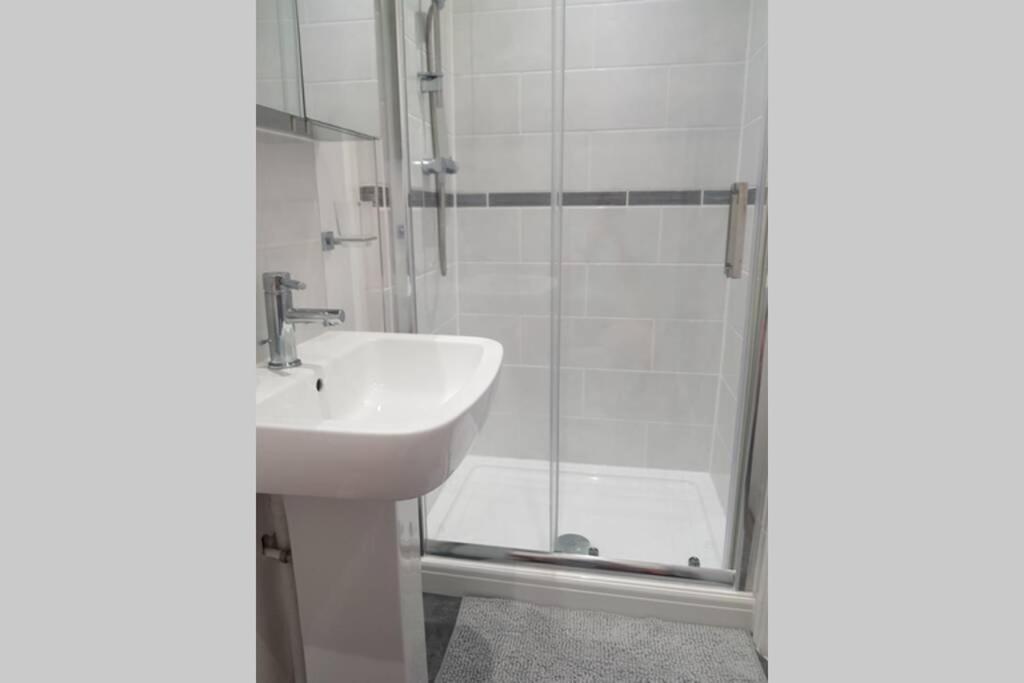 St Ives Apartment Private Parking With Garden 10 Minute Walk Into Town And Beach Bagian luar foto